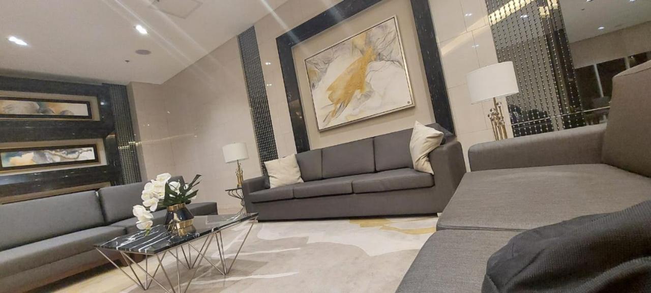 One Bedroom Condo Unit Fame Residences マニラ市 エクステリア 写真