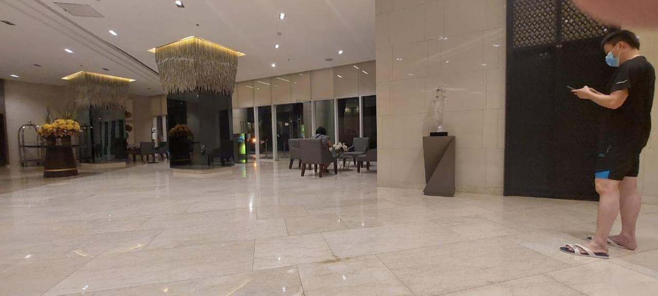 One Bedroom Condo Unit Fame Residences マニラ市 エクステリア 写真