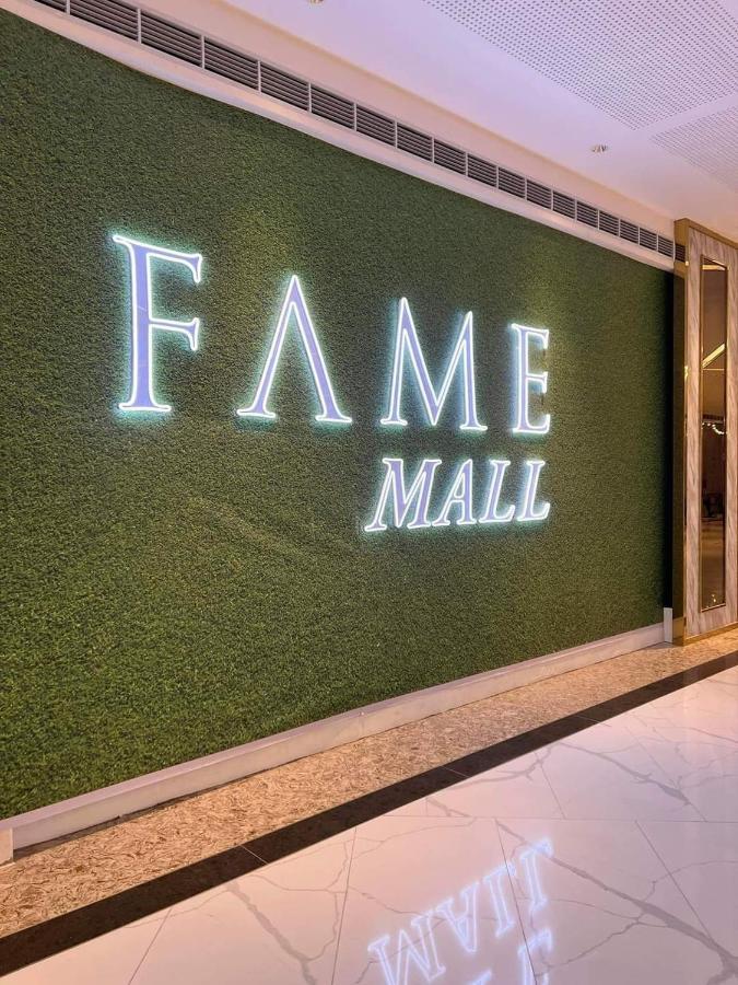 One Bedroom Condo Unit Fame Residences マニラ市 エクステリア 写真