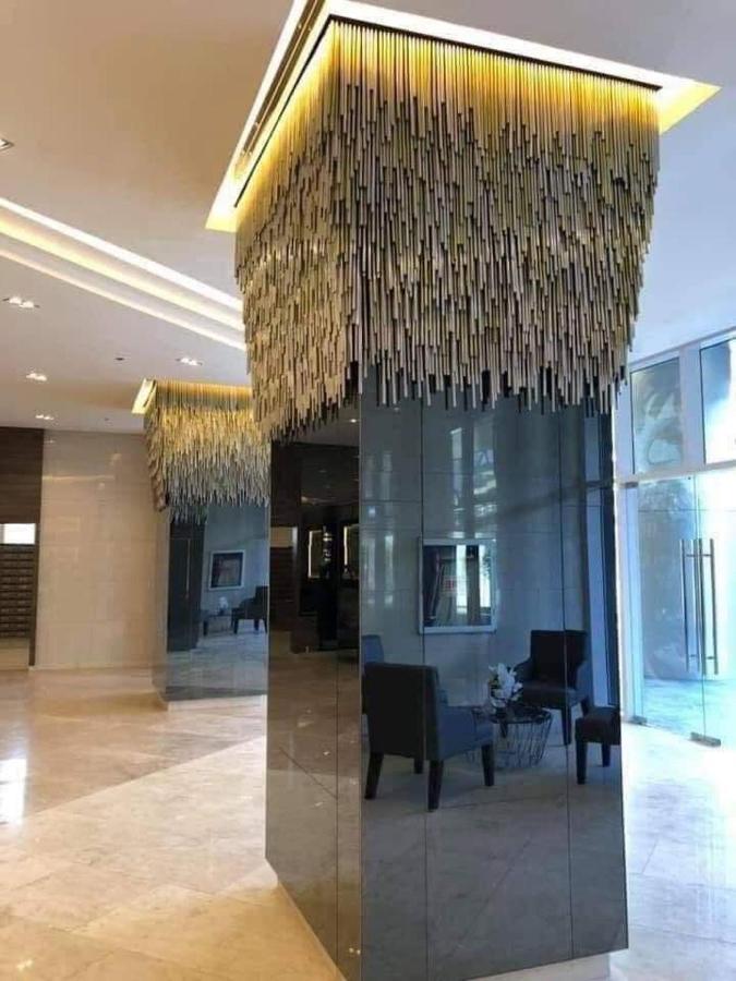 One Bedroom Condo Unit Fame Residences マニラ市 エクステリア 写真
