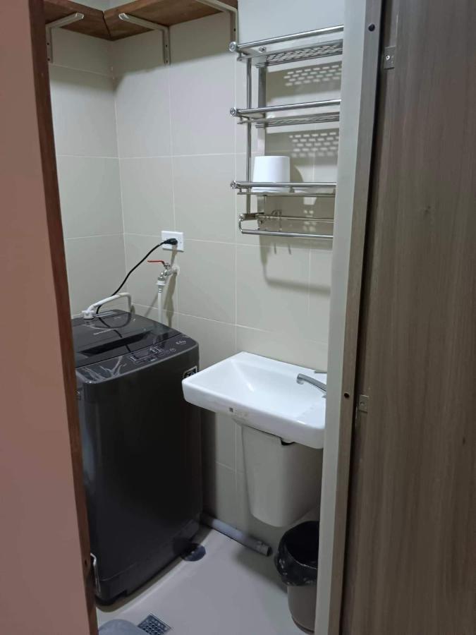 One Bedroom Condo Unit Fame Residences マニラ市 エクステリア 写真
