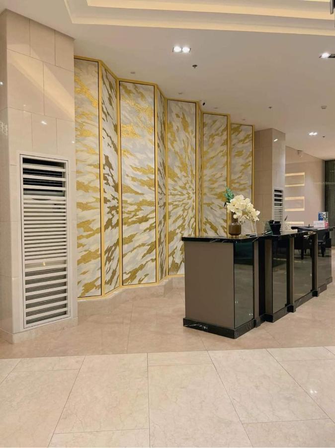 One Bedroom Condo Unit Fame Residences マニラ市 エクステリア 写真