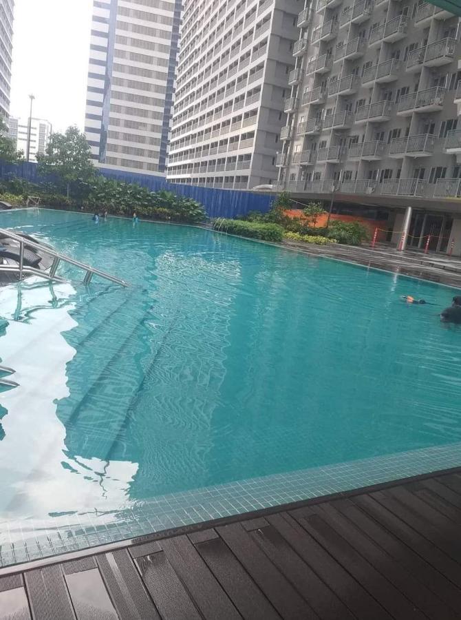 One Bedroom Condo Unit Fame Residences マニラ市 エクステリア 写真